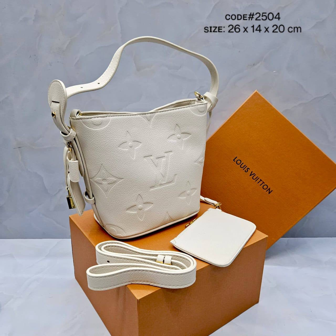 LV
ᴀʟʟ ɪɴ BB ᴍᴏɴᴏɢʀᴀᴍ
sɪᴢᴇ: 26 x 14 x 20 cm
ᴡɪᴛʜ BOX
🎁🎁🎁

75 dhs🇦🇪

Zain31
♥️♥️♥️