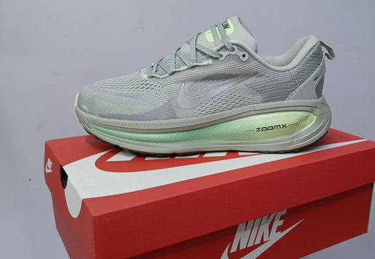 👟Nike VOMERO 18
👟 GOOD QUALITY
👟 SIZE 40-45 ONLY
110 dhs🇦🇪

Zain150
♥️♥️♥️