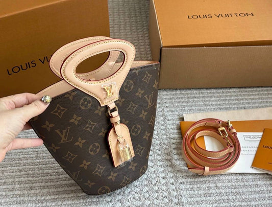 LV ʀɪᴠᴀɢᴇ ʙʙ
ᴡɪᴛʜʙᴏx
🎁🎁🎁

ʟᴇᴀᴛʜᴇʀ 

sɪᴢᴇ:12*18*7ᴄᴍ

95 dhs🇦🇪

Zain56
♥️♥️♥️