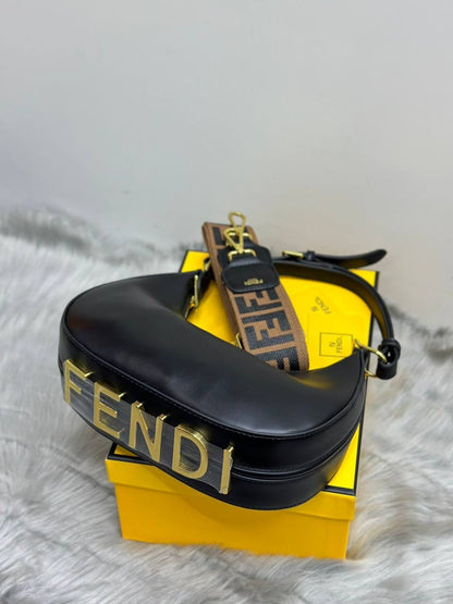 FENDI
SIZE……….24CM
105 dhs🇦🇪

With box
🎁🎁🎁

Zain244
♥️♥️♥️