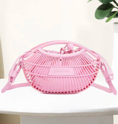 CHANEL 
NEW DESIGN GOOD QUALITY 
120 dhs🇦🇪

Zain39
♥️♥️♥️