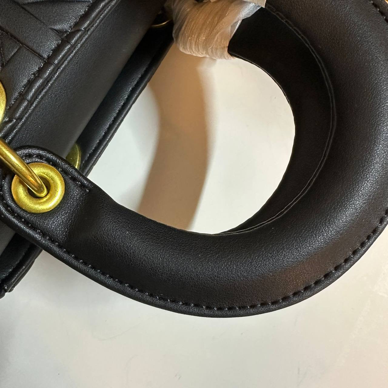 DIOR RESTOCK 

GOOD QUALITY 
BIG SIZE 

120 dhs🇦🇪

Zain39
♥️♥️♥️