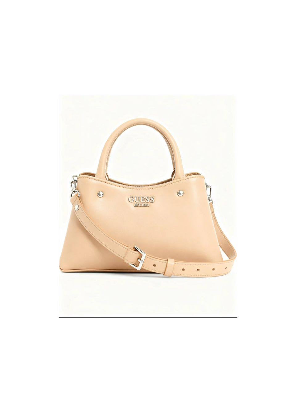 Guess

90 dhs🇦🇪

size：22cm

Good quality 

with box
🎁🎁🎁

Zain35
♥️♥️♥️