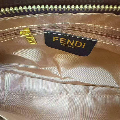 Fendi
23*15*9cm
75 dhs🇦🇪

Zain17
♥️♥️♥️