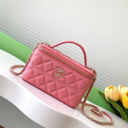 CHANEL 
GOOD QUALITY 
WITH BOX 
🎁🎁🎁

100 dhs🪙💕
SIZE: 16.5cm

Zain39
♥️♥️♥️