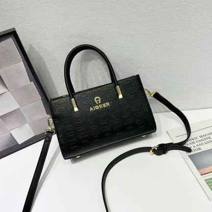 Aigner  

95 dhs🇦🇪 

with box 
🎁🎁🎁

Zain253
♥️♥️♥️