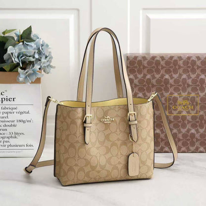 Coach
With box
🎁🎁🎁

size:25×19×12         
100 dhs🪙

Zain114
♥️♥️♥️