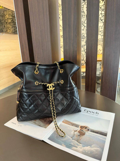 Chanel 
340 dhs🇦🇪
#29cm

Zain229
♥️♥️♥️