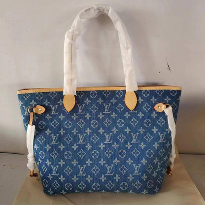 LV
with box
🎁🎁🎁

100 dhs🇦🇪

Zain143
♥️♥️♥️