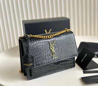 YSL

95 dhs🇦🇪

Good quality 
with box
🎁🎁🎁

Zain35
♥️♥️♥️