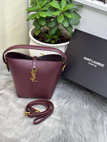 YSL  
SIZE……….19 high 16 width
95 dhs🇦🇪

With BOX
🎁🎁🎁

Zain244
♥️♥️♥️