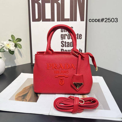 PRADA ᴛᴏᴘ ʜᴀɴᴅʙᴀɢ
ᴍᴀᴛᴛᴇ ʟᴇᴀᴛʜᴇʀ ᴍᴀᴛᴇʀɪᴀʟ
ᴇᴍʙʀᴏɪᴅᴇᴅ ʟᴏɢᴏ
ɪᴛ ʜᴀs ᴢɪᴘᴘᴇʀ
ᴡɪᴛʜ ʟᴏɴɢ ʙᴇʟᴛ sᴛʀᴀᴘ
sɪᴢᴇ : 23 cm

65 dhs🪙

Zain31
♥️♥️♥️