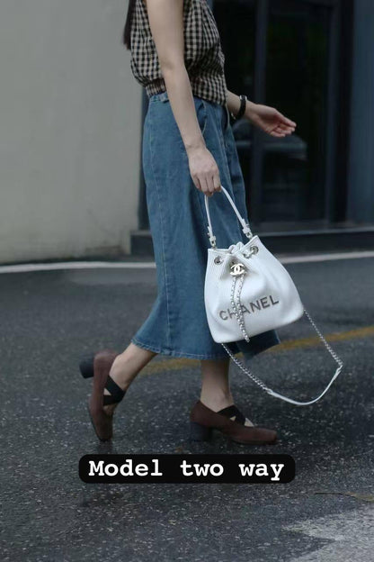 Chanel ʙᴜᴄᴋᴇᴛ ʙᴀɢ
 ʜᴀɴᴅʟᴇ/ ʟᴏɴɢᴄʜᴀɪɴ
sɪʟᴠᴇʀ ʜᴀʀᴅᴡᴀʀᴇ 
ᴡɪᴛʜᴏᴜᴛ ʙᴏx

sᴏғᴛ ʟᴇᴀᴛʜᴇʀ 
sɪᴢᴇ:23ᴄᴍ
100 dhs🇦🇪

Zain56
♥️♥️♥️