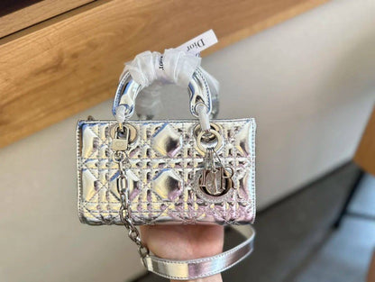 DIOR Master

17CM  
220 dhs🇦🇪

WITH BOX 
🎁🎁🎁

Zain131
♥️♥️♥️