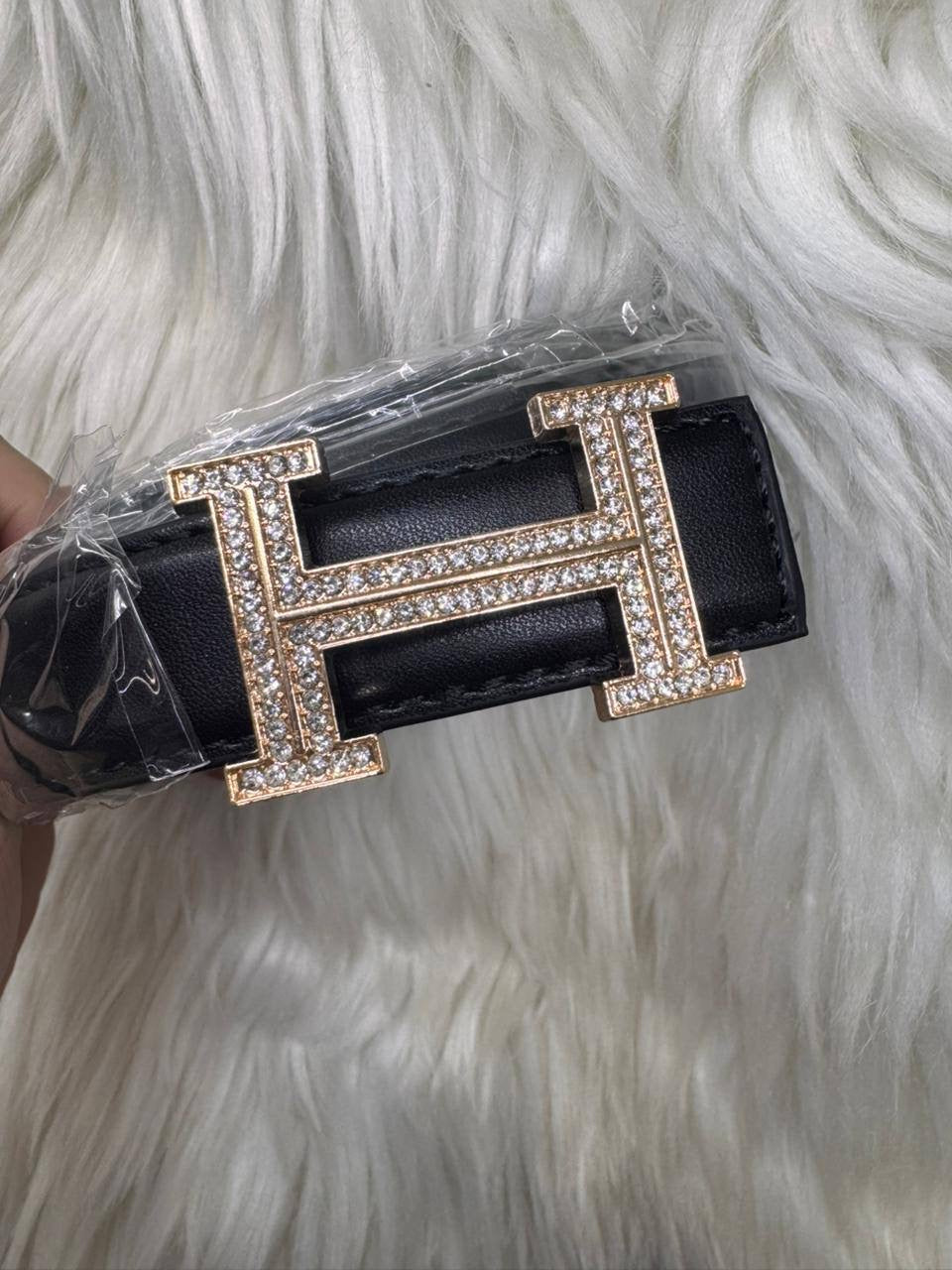 Brand belt
High  Quality 
Size：110 * 2.5 cm
25 dhs🪙

Zain115
♥️♥️♥️