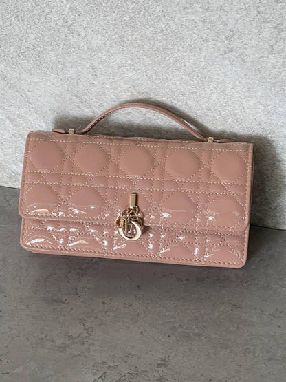 MISS DIOR WALLET ON CHAIN PATENT LEATHER
For Price 👇 WTSP Text Zain 0568585901

Zain76
♥️♥️♥️