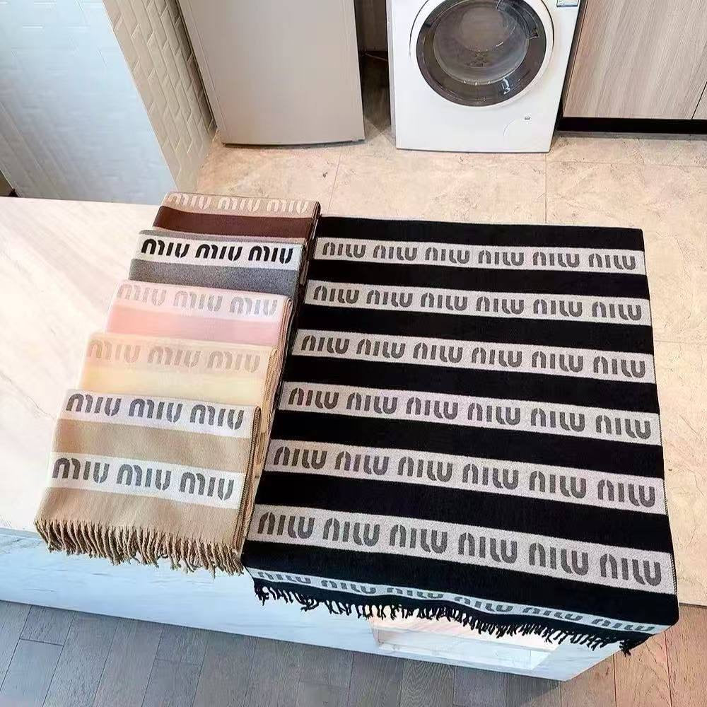 Scarfs For Winter 
Good Quality 
50 dhs🪙
size 65×200cm

Zain250
♥️♥️♥️