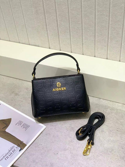 Aigner  
95 dhs🇦🇪 

with box 
🎁🎁🎁

Zain253
♥️♥️♥️