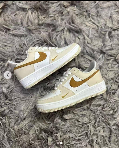 Airforce 1
Size 40 to 45

90 dhs🇦🇪

Zain27
♥️♥️♥️