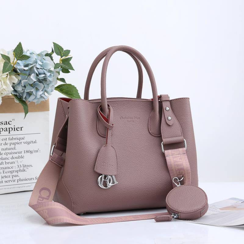 DIOR 
GOOD QUALITY 
115 dhs🪙💕

Zain39
♥️♥️♥️