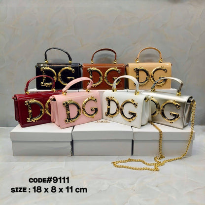 D&G
ᴛᴏᴘ ʜᴀɴᴅ ʙᴀɢ
ᴡɪᴛʜ ʟᴏɴɢ ᴄʜᴀɪɴ sʟɪɴɢ
ɢᴏʟᴅ ʜᴀʀᴅᴡᴀʀᴇ
ɢʟᴏssʏ ᴍᴀᴛᴇʀɪᴀʟ
sɪᴢᴇ : 18 cm
ᴡɪᴛʜ BOX
🎁🎁🎁

70 dhs🪙💕

Zain31
♥️♥️♥️