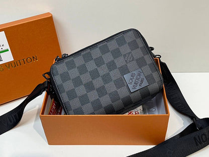 LV/Dior

90 dhs🇦🇪

with box
🎁🎁🎁

size 17×6×12cm

Zain42
♥️♥️♥️