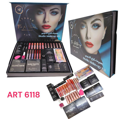Makeup box 

170 dhs 🇦🇪 

Zain36
♥️♥️♥️