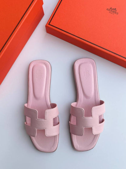 Hermes 
High Quality 
100 dhs🪙
Size 36-42

Zain30
♥️♥️♥️