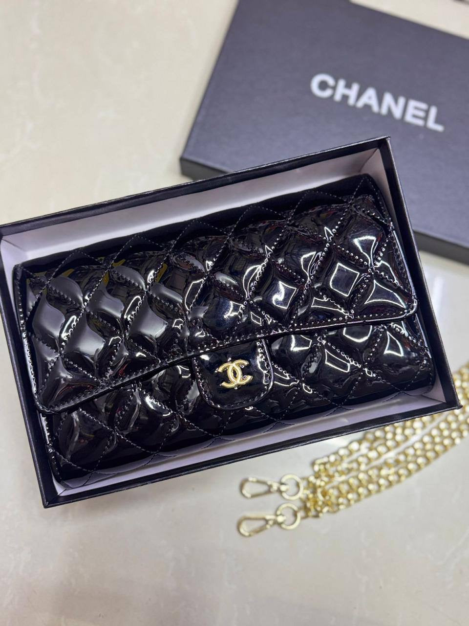 Chanel CF
Size : 23 * 14 cm

85 dhs🇦🇪

with box
 🎁🎁🎁

Zain115
♥️♥️♥️