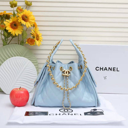 Chanel

With box 
🎁🎁🎁

110 dhs🪙💕

Zain93
♥️♥️♥️