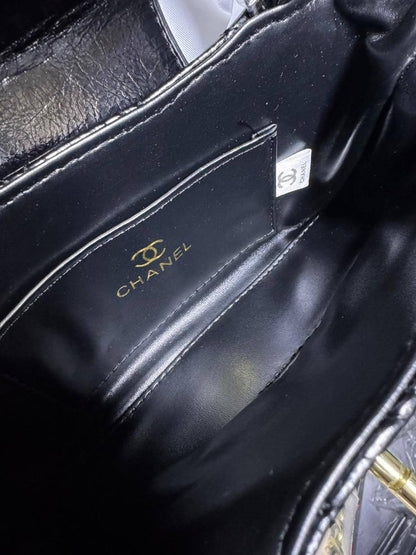 Chanel kelly
Size :  20 * 12.5 * 6 cm
85 dhs🇦🇪
with box🎁

Zain115
♥️♥️♥️