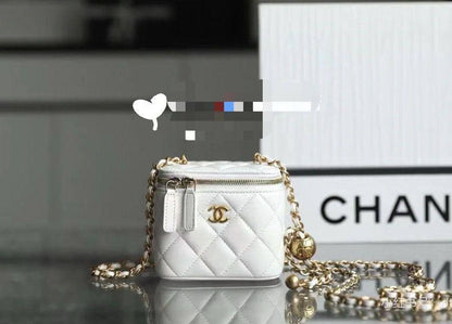 Chanel mini

Size :10 * 8 cm

95 dhs🇦🇪

with box 🎁

Zain115
♥️♥️♥️