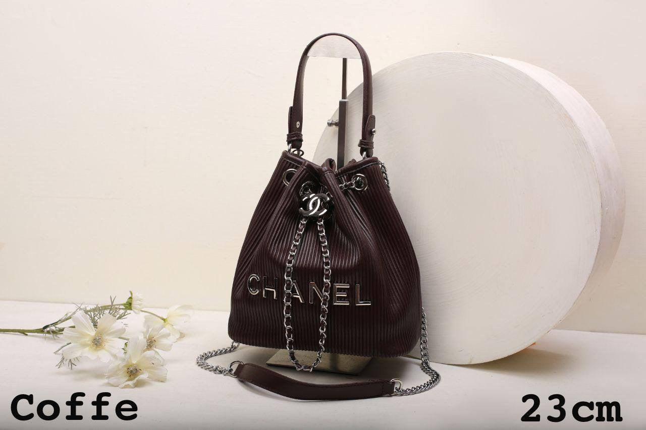 Chanel ʙᴜᴄᴋᴇᴛ ʙᴀɢ
 ʜᴀɴᴅʟᴇ/ ʟᴏɴɢᴄʜᴀɪɴ
sɪʟᴠᴇʀ ʜᴀʀᴅᴡᴀʀᴇ 
ᴡɪᴛʜᴏᴜᴛ ʙᴏx

sᴏғᴛ ʟᴇᴀᴛʜᴇʀ 
sɪᴢᴇ:23ᴄᴍ
100 dhs🇦🇪

Zain56
♥️♥️♥️