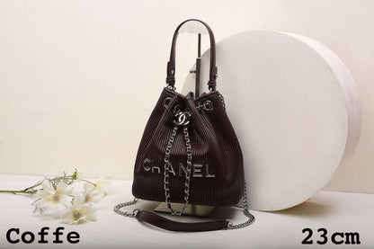 Chanel ʙᴜᴄᴋᴇᴛ ʙᴀɢ
 ʜᴀɴᴅʟᴇ/ ʟᴏɴɢᴄʜᴀɪɴ
sɪʟᴠᴇʀ ʜᴀʀᴅᴡᴀʀᴇ 
ᴡɪᴛʜᴏᴜᴛ ʙᴏx

sᴏғᴛ ʟᴇᴀᴛʜᴇʀ 
sɪᴢᴇ:23ᴄᴍ
100 dhs🇦🇪

Zain56
♥️♥️♥️