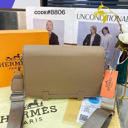 HERMES ɢᴇᴛᴀ
ᴄʀᴏss ʙᴏᴅʏ ʙᴀɢ
ᴍᴀᴛᴛᴇ ʟᴇᴀᴛʜᴇʀ ᴍᴀᴛᴇʀɪᴀʟ
sɪʟᴠᴇʀ ʜᴀʀᴅᴡᴀʀᴇ
sɪᴢᴇ : 24 cm
ᴡɪᴛʜ BOX
🎁🎁🎁

70 dhs🇦🇪

Zain31
♥️♥️♥️