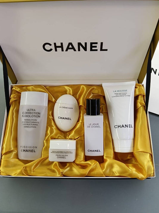 Chanel new set 
120 dhs🇦🇪

Zain01
♥️♥️♥️