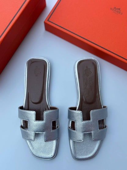 Hermes 
High Quality 
100 dhs🪙
Size 36-42

Zain30
♥️♥️♥️