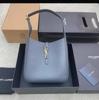 YSL💕💕💕
Super master quality 💯
Available now 💫 ✨✨

For Price 👇 WTSP Text Zain 0568585901

Zain252
♥️♥️♥️