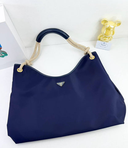 PRADA Master 
TOTE BAG NYLON 
270 dhs🇦🇪
#46cm

Zain228
♥️♥️♥️