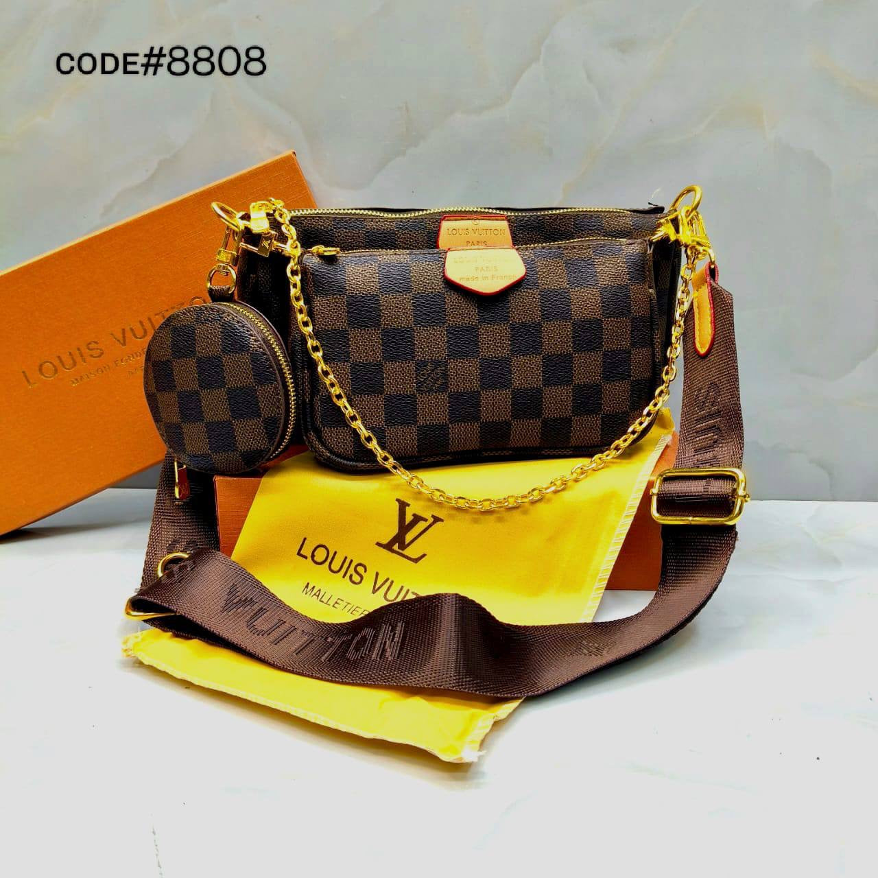 LV
POUCHETTE - 3ɴ1
sɪᴢᴇ : 23 cm

ᴡɪᴛʜ BOX
🎁🎁🎁

70 dhs🪙💕

Zain31
♥️♥️♥️