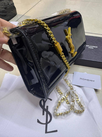 Ysl Kate
Size : 24 * 14.5 * 5.5  cm
95 dhs🇦🇪

with box 🎁

Zain115
♥️♥️♥️