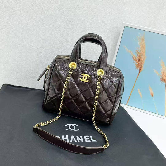 CHANEL 

NEW CAME GOOD QUALITY  
100 dhs🇦🇪

Zain39
♥️♥️♥️