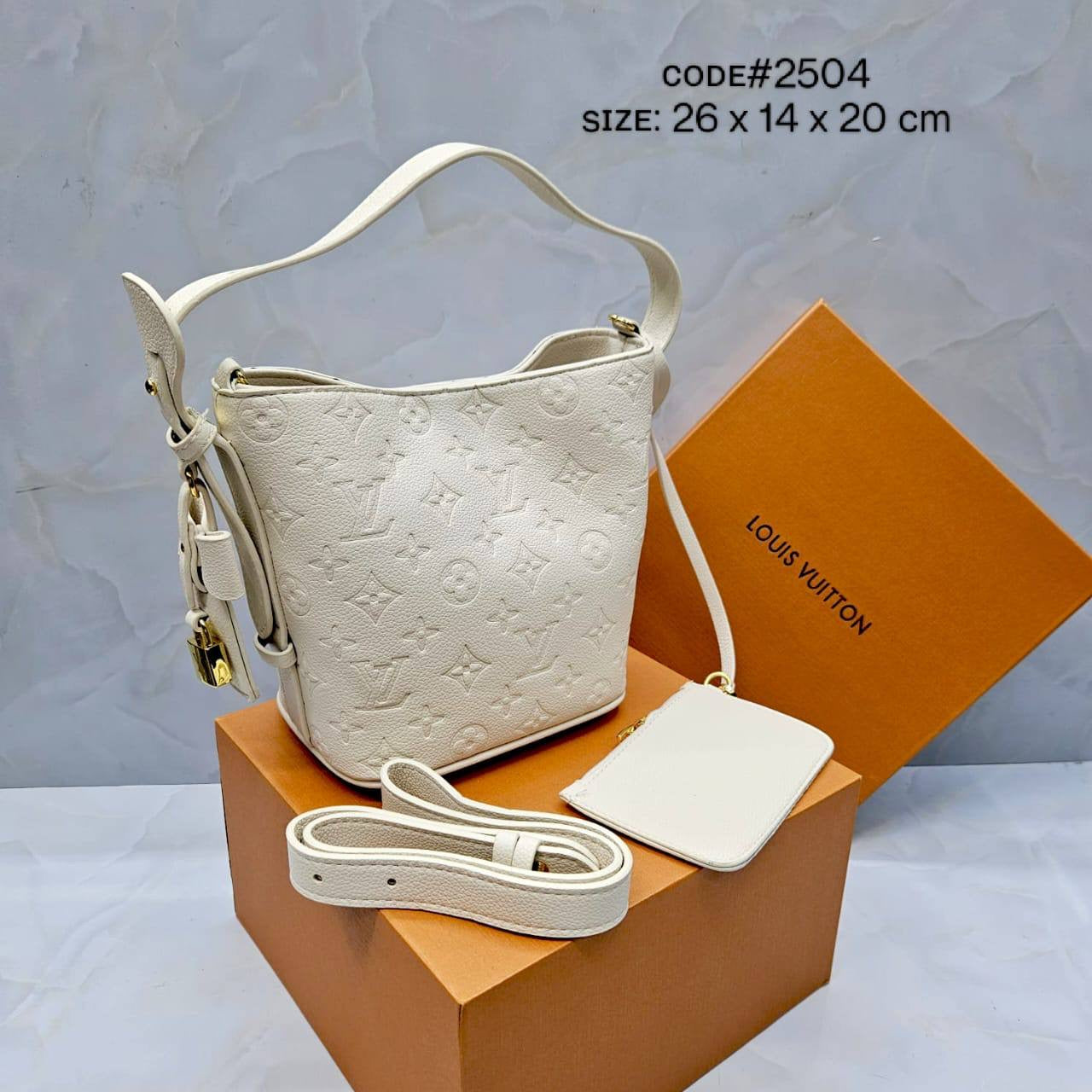 LV
ᴀʟʟ ɪɴ BB ᴍᴏɴᴏɢʀᴀᴍ
sɪᴢᴇ: 26 x 14 x 20 cm
ᴡɪᴛʜ BOX
🎁🎁🎁

75 dhs🇦🇪

Zain31
♥️♥️♥️