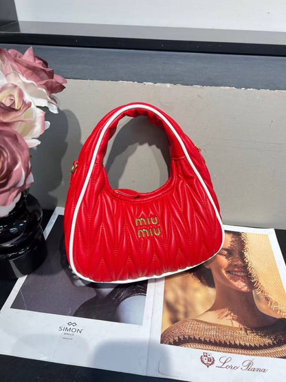 Miu Miu
70 dhs🇦🇪

Zain22
♥️♥️♥️