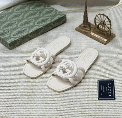 . New gucci flat

   Size  .  36.  to 41

75 dhs🪙

Zain80
♥️♥️♥️