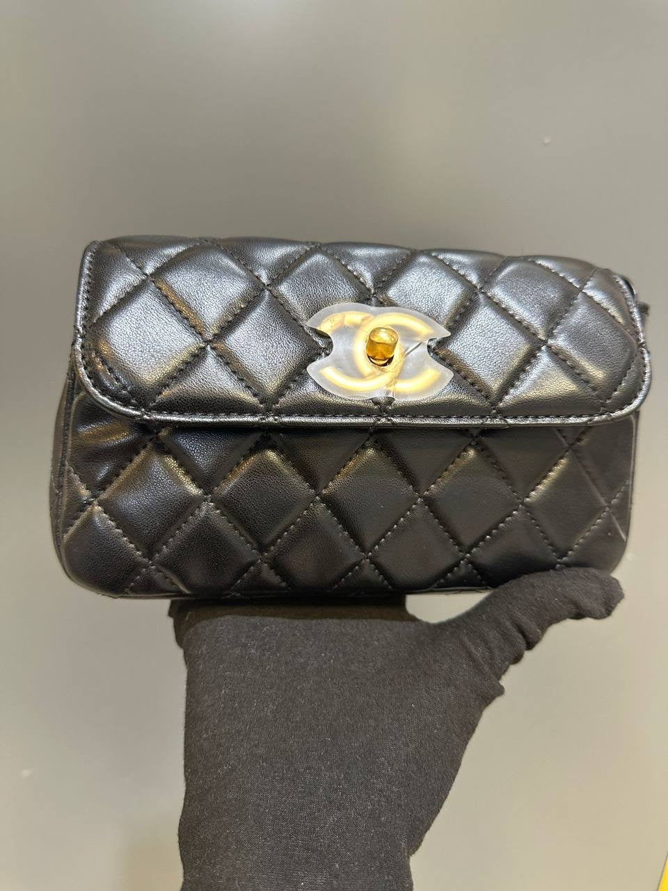 Chanel
High quality 
size 20cm
120 dhs🇦🇪

Zain132
♥️♥️♥️