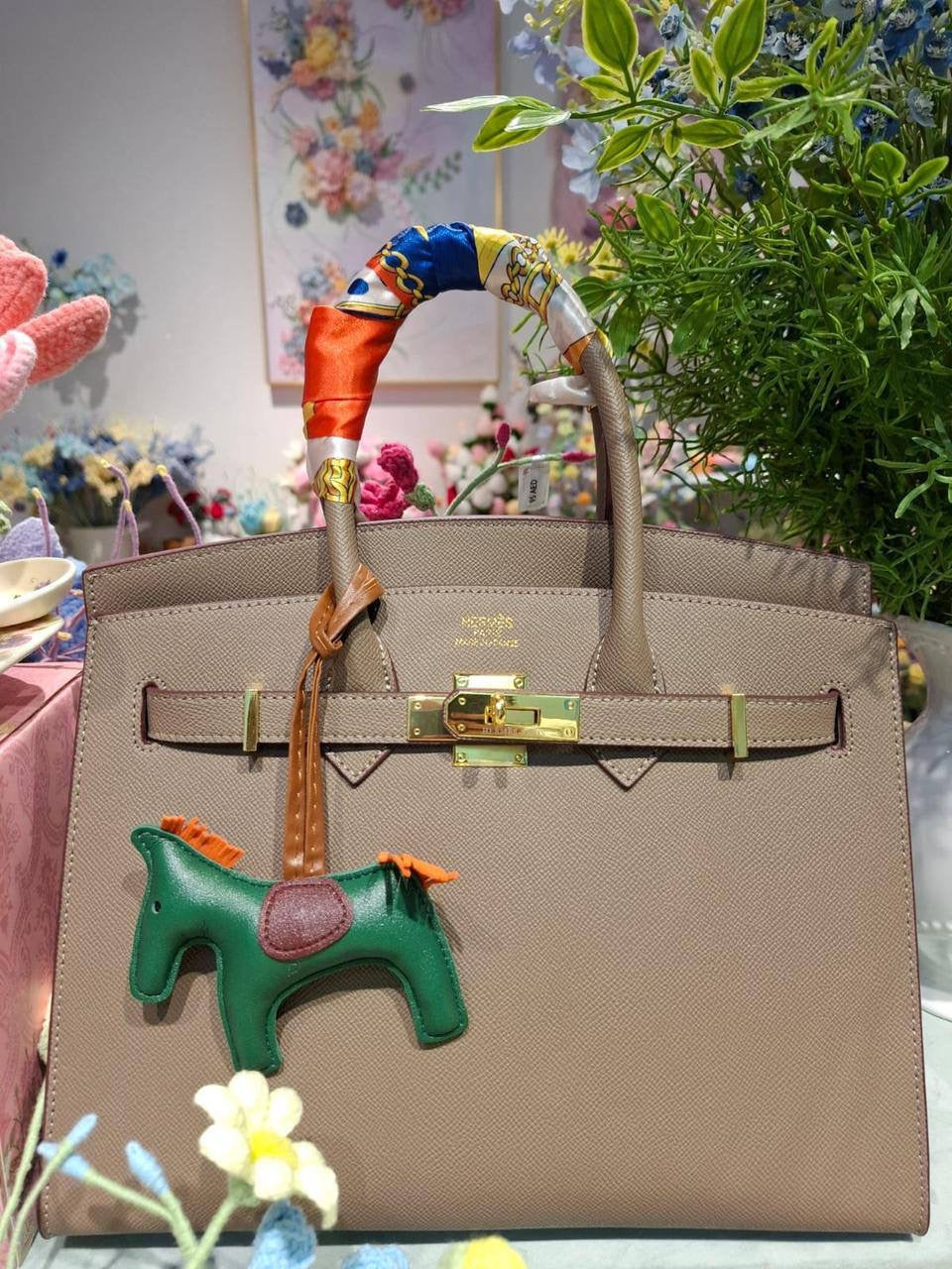 Hermes
30cm
Horse doll + Scarve
120 dhs🇦🇪

Zain44
♥️♥️♥️