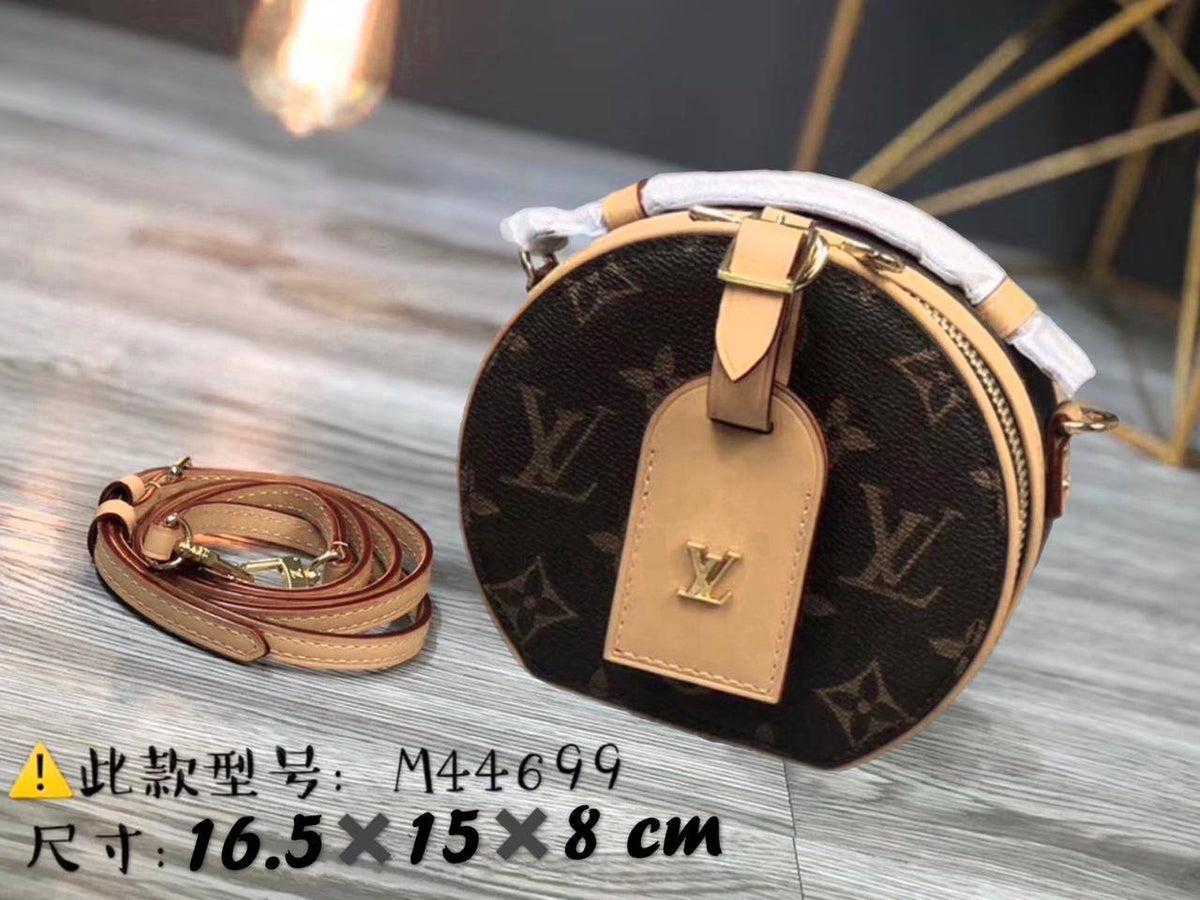 LV - Gucci
95 dhs🪙💕 

with box 🌿🌿
💚💚💚

Zain235
♥️♥️♥️