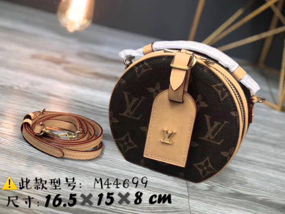 LV - Gucci
95 dhs🪙💕 

with box 🌿🌿
💚💚💚

Zain235
♥️♥️♥️
