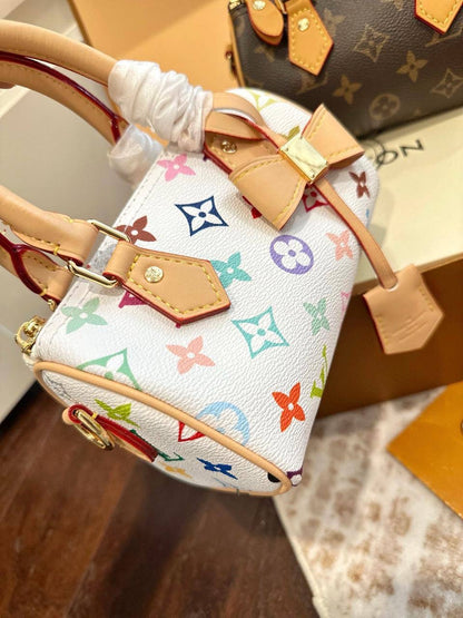 LV
20 cm

With box
🎁🎁🎁

75 dhs🇦🇪

Zain17
♥️♥️♥️